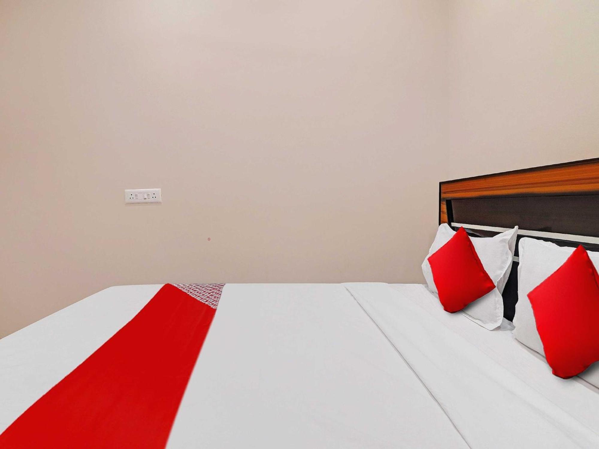 Hotel O Vasista Residency ハイデラバード エクステリア 写真