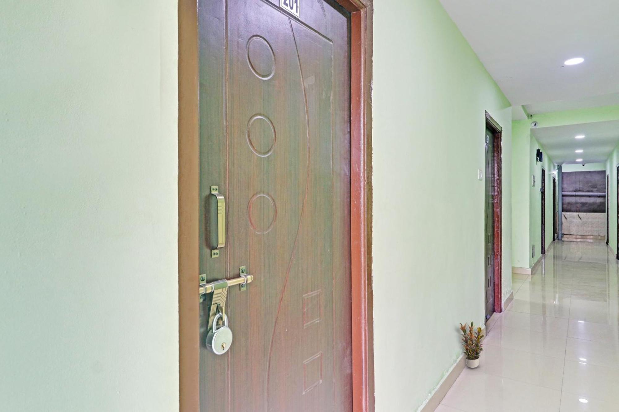 Hotel O Vasista Residency ハイデラバード エクステリア 写真